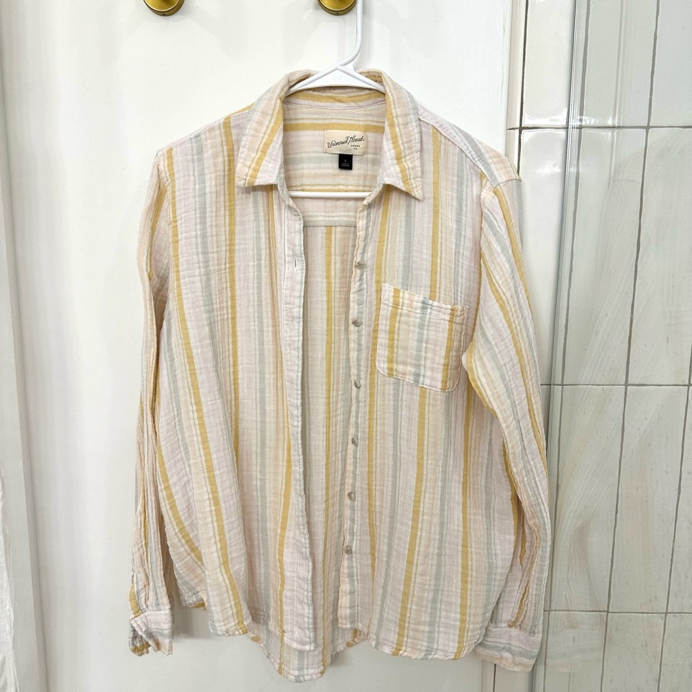 Universal Thread Shirt
